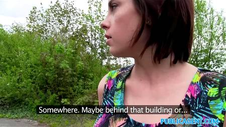 Порно агент провел кастинг на свежем воздухе