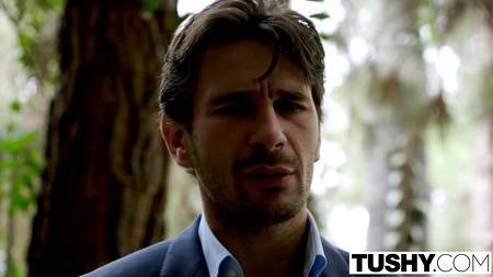 Горячая Megan Rain захотела ощутить член в своей попке