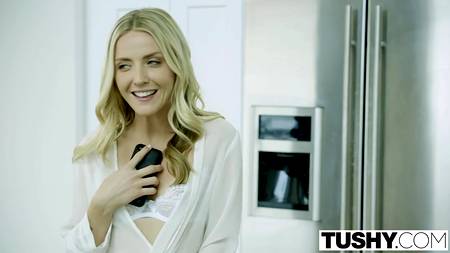 Красивая блондинка дождалась своего любовника