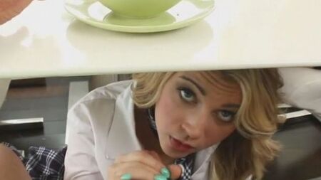 Дедуля раскрутил молоденькую деваху на жаркий секс