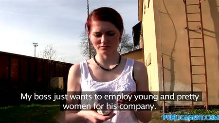 Пикапер отодрал на улице рыжую бестию и смачно кончил в дырки