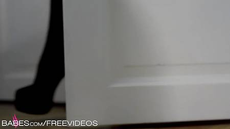 Русский начальник присунул на работе в офисе горячей секретарше