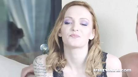 Кончили в рот оттраханной в жопу сексапильной фотомоделе