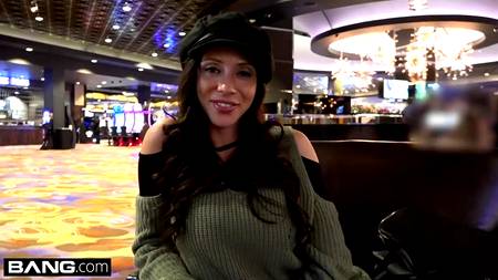 Пикапер отымел сисястую женщину в возрасте и накончал ей в рот