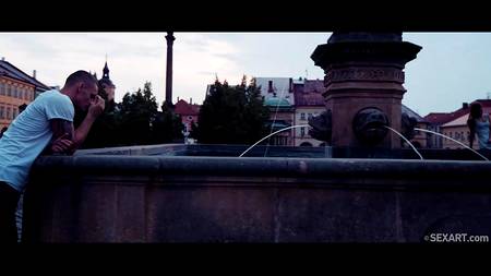 Худенькая девушка объездила сверху жилистый пенис симпатичного партнера