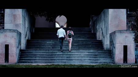 Худенькая девушка объездила сверху жилистый пенис симпатичного партнера