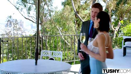 Фантастический анальный секс крупным планом с идеальной девушкой