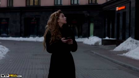 Красивое русское порно с худенькой девушкой с длинными кучерявыми волосами