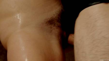 Чувак оприходовал в ванной комнате толстушку с волосатым влагалищем