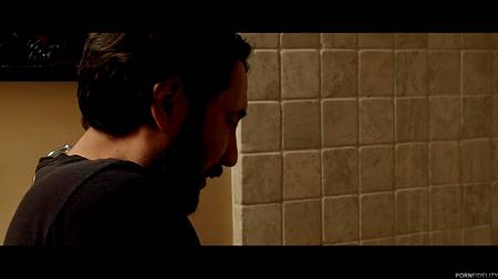 Чувак оприходовал в ванной комнате толстушку с волосатым влагалищем