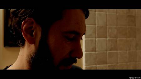 Чувак оприходовал в ванной комнате толстушку с волосатым влагалищем