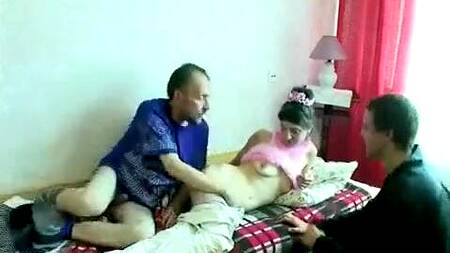 Отец развел на еблю дочку, а сын мамку