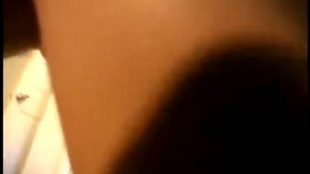 Муж и жена зажигают на камеру