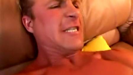 Мощный болт затрахал блонду до одури