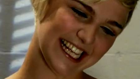 Вакуумные отсосы на сиськах и секс-машина