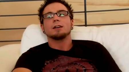 Одну телку в киску, а вторую - в попку