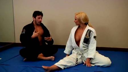 Сенсэй дрючит в попку свою ученицу