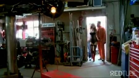 Двойное проникновение в автомастерской