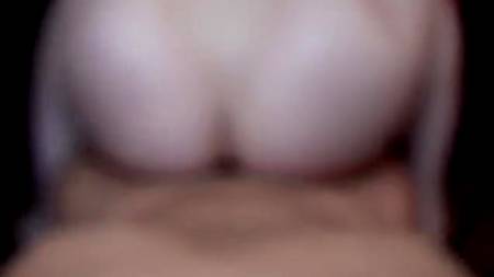 Девица так сосала, что чуть не обкончалась