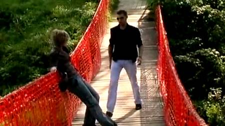 Оторванная девка верхом на члене