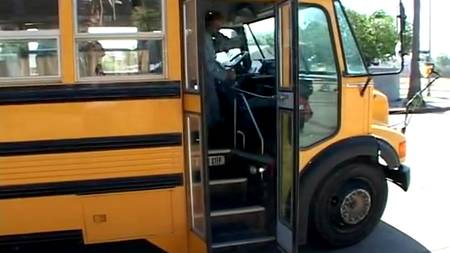 Водила дерет нимфу в студенческом автобусе