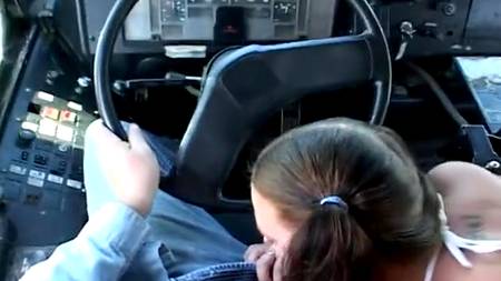 Водила дерет нимфу в студенческом автобусе