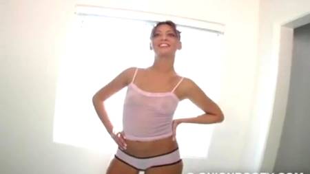 Жопа у телки классная и дает она неплохо