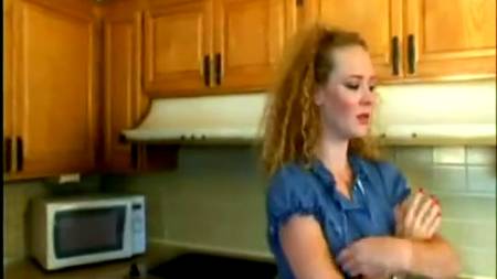 Толпой поимели рыжую