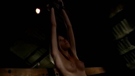 Худенькая блондинка соглашается на секс в стиле БДСМ