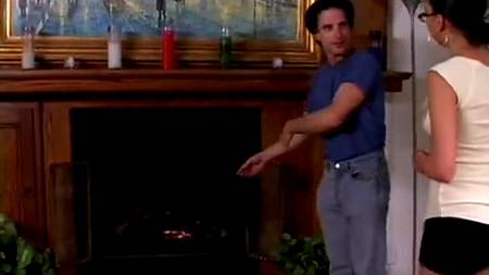 Телка отрабатывает свою халатность сексом