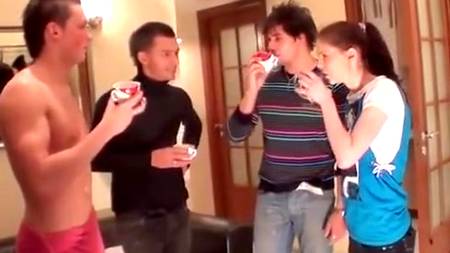 Студентку натянули на три ствола