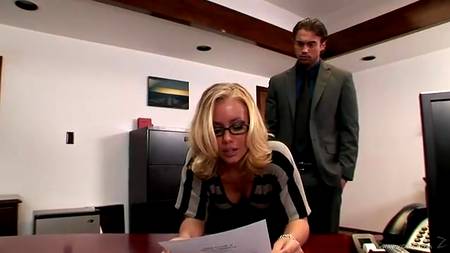 Отлично расслабился с похотливой секретаршей