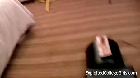 Горячая мулаточка потрахалась и насладилась спермой