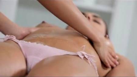 Вибратор помог девочкам расслабиться