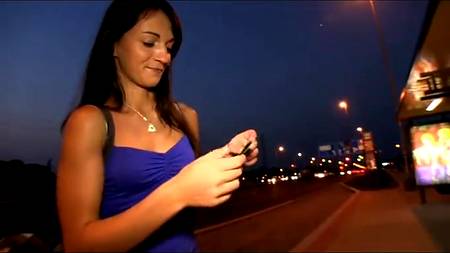 Согласилась перепихнуться в кустах