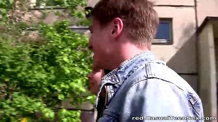 Аня получила букет цветов и сочный оргазм