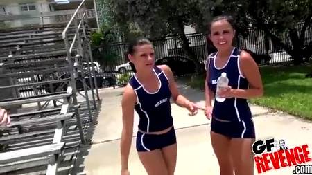 Девочки смущают водителя