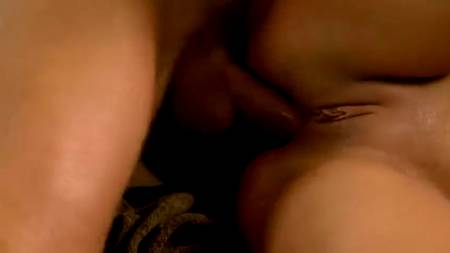 Трое любовников тянут именинницу во все дыры