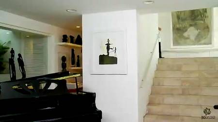 Девчонка заработала фут-фетишем с продолжением