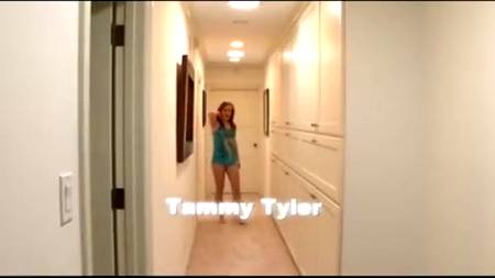 Стыковка молоденькой крошки и опытного дядечки