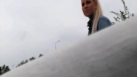 Одинокая девушка получила секс