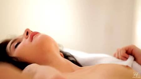 Неприличные желания брюнетки