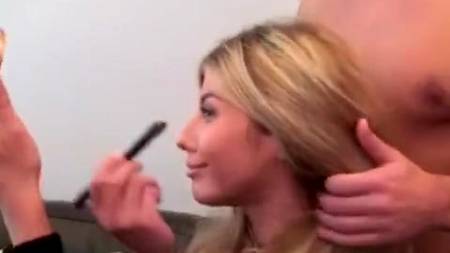 Приятно посмотреть, как подружка дает другим