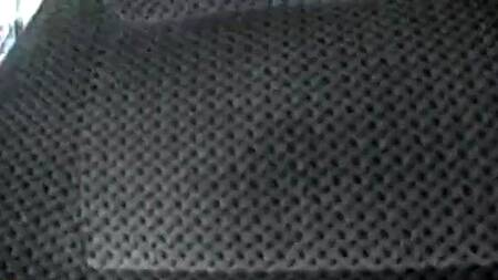 Накачанный мужик в машине страстно трахает девку за деньги