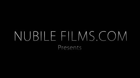 Телочка отпросилась у мужа на массаж