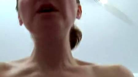 Рыжий парень жестко натягивает на член анальную дырку женщины