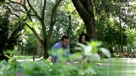 Выходной день понравился молодой и сексуальной паре