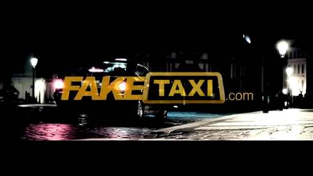 Групповая оргия в такси