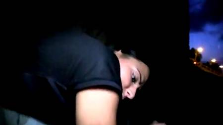 Жаркая девочка для траха в подворотне