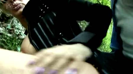 Баба с большими сиськами отдалась незнакомцу прямо на улице